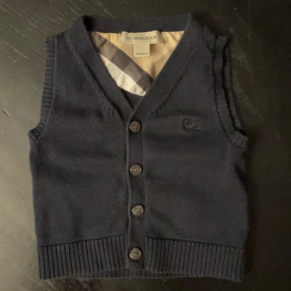 Burberry vest size 3M